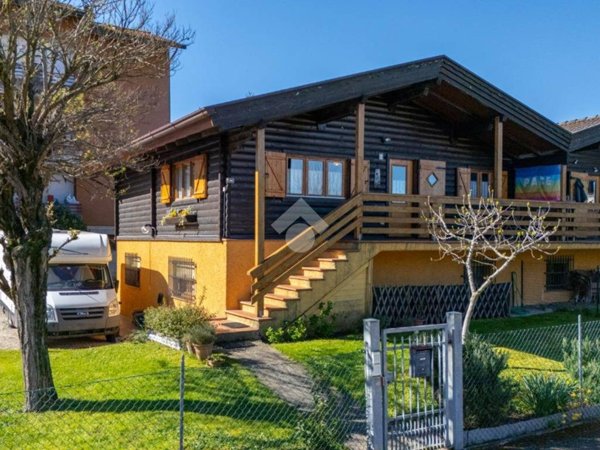 casa indipendente in vendita a Reggio nell'Emilia in zona Città Storica