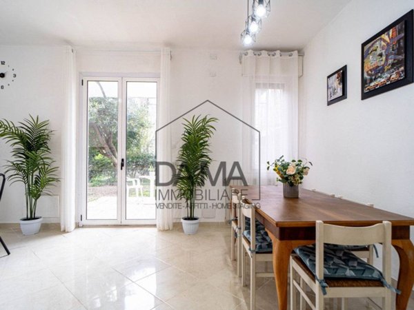 casa indipendente in vendita a Reggio nell'Emilia in zona Città Storica