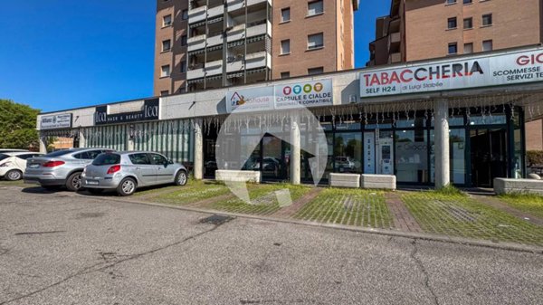 negozio in vendita a Reggio nell'Emilia in zona Regina Pacis