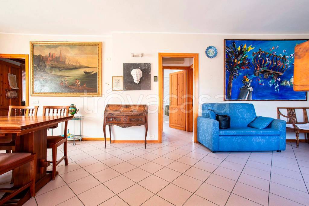 appartamento in vendita a Reggio nell'Emilia in zona Città Storica