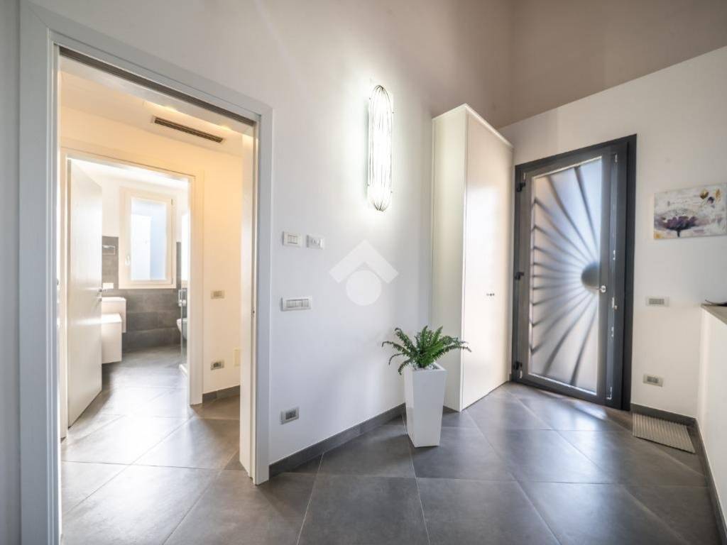 casa indipendente in vendita a Reggio nell'Emilia in zona Gavassa