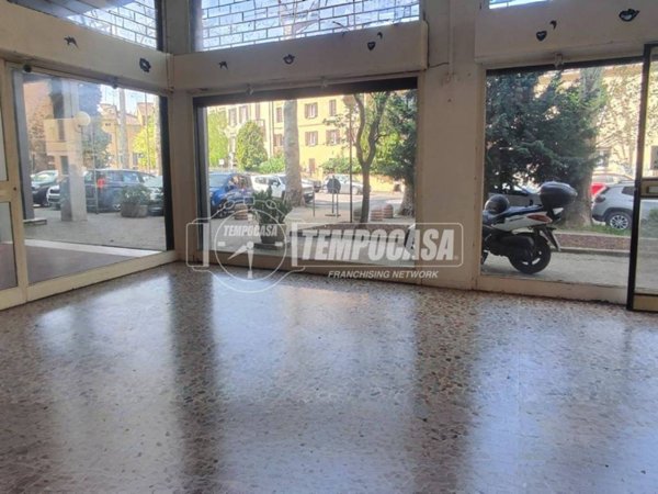negozio in vendita a Reggio nell'Emilia