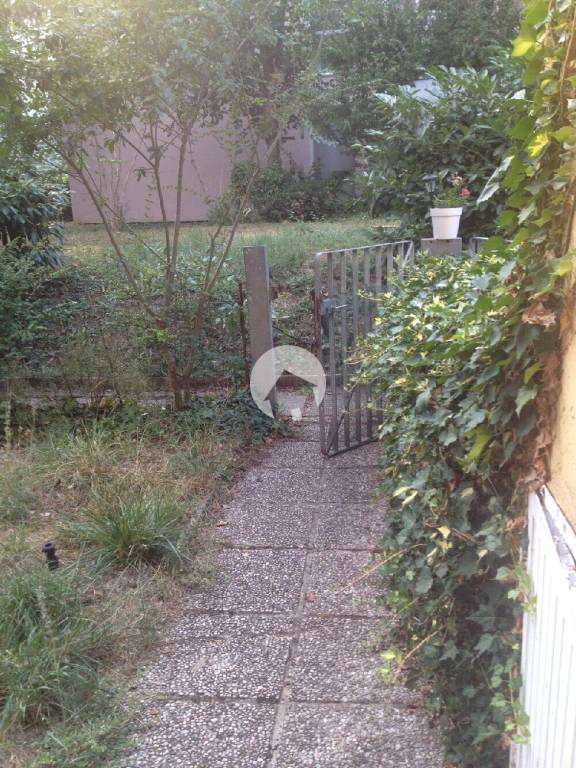 casa indipendente in vendita a Reggio nell'Emilia in zona Rivalta