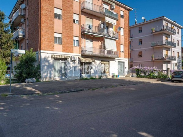 negozio in vendita a Reggio nell'Emilia