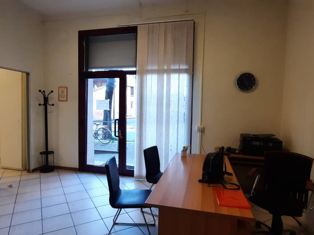 negozio in vendita a Reggio nell'Emilia