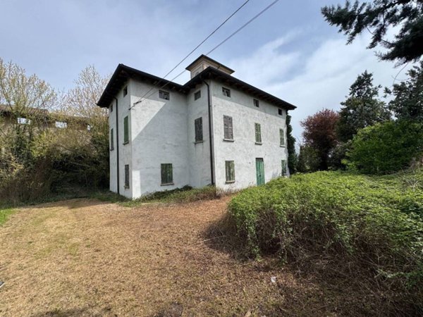 casa indipendente in vendita a Reggio nell'Emilia