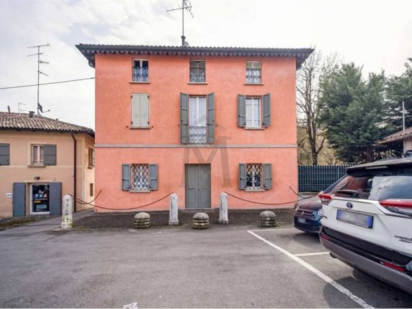 casa indipendente in vendita a Reggio nell'Emilia in zona Città Storica