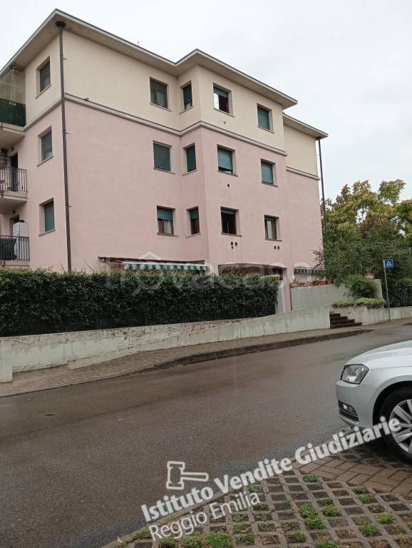 appartamento in vendita a Reggio nell'Emilia in zona Santa Croce