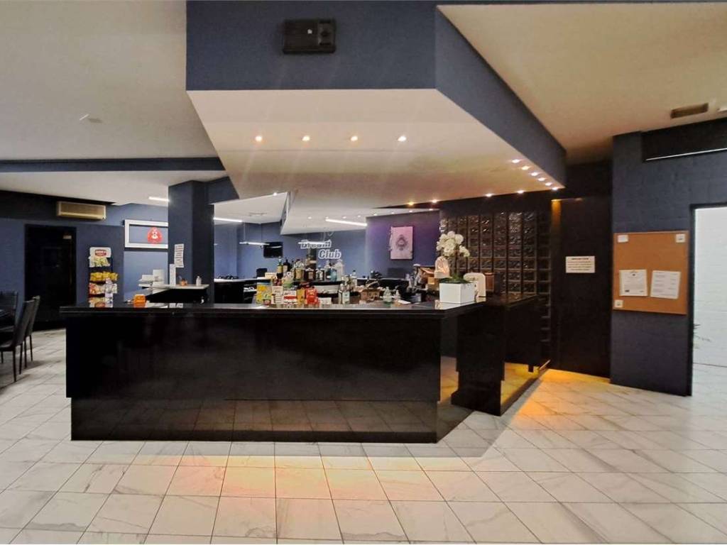 negozio in vendita a Reggio nell'Emilia