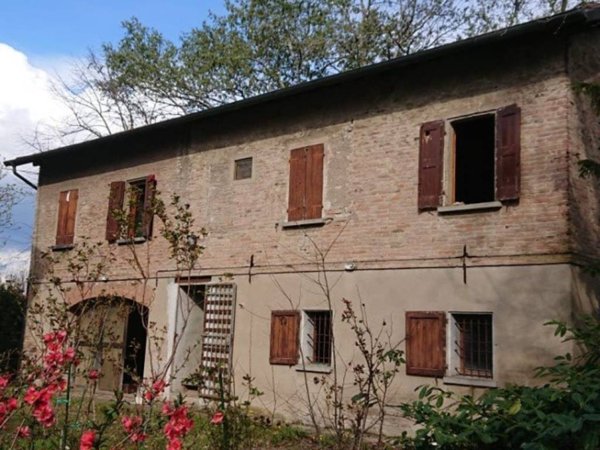 casa indipendente in vendita a Reggio nell'Emilia in zona Coviolo
