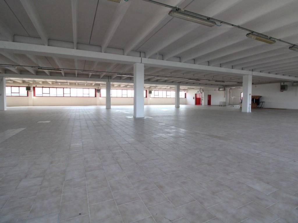 capannone in vendita a Reggio nell'Emilia