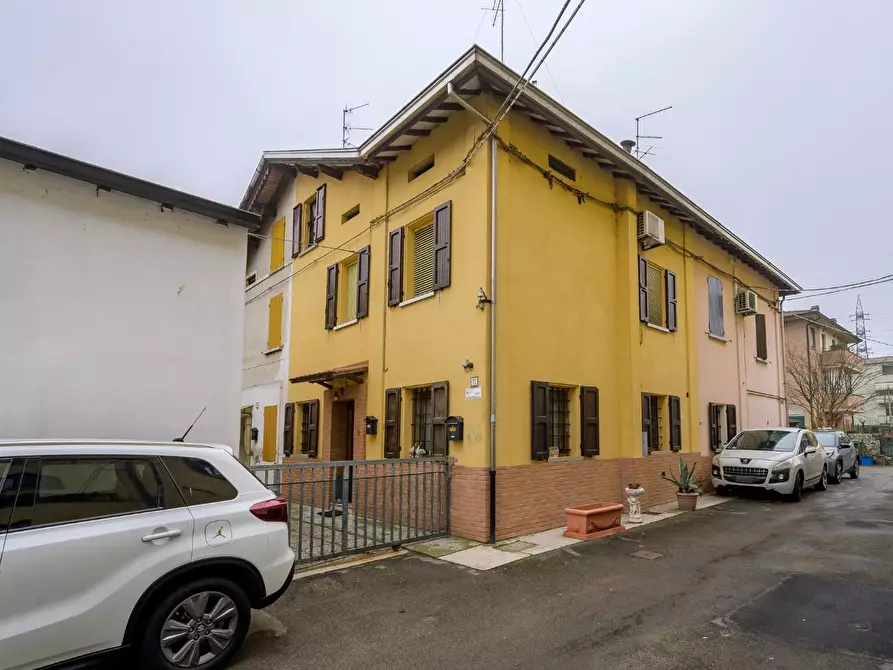 casa indipendente in vendita a Reggio nell'Emilia in zona San Prospero Strinati