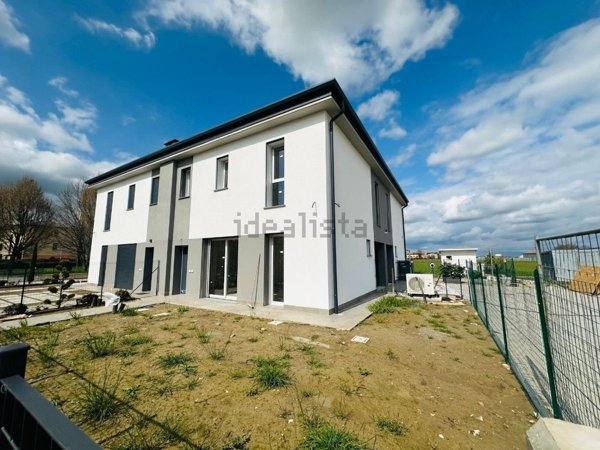 casa indipendente in vendita a Reggio nell'Emilia in zona Sesso