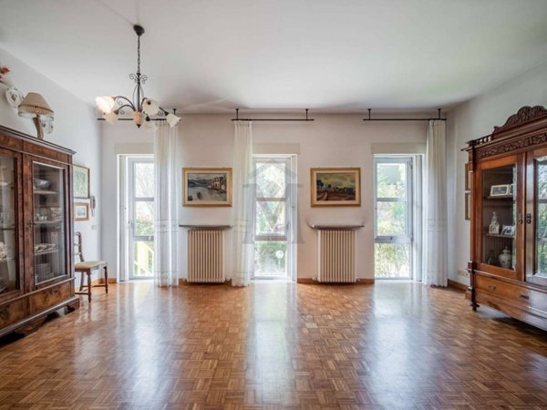 casa indipendente in vendita a Reggio nell'Emilia in zona Città Storica