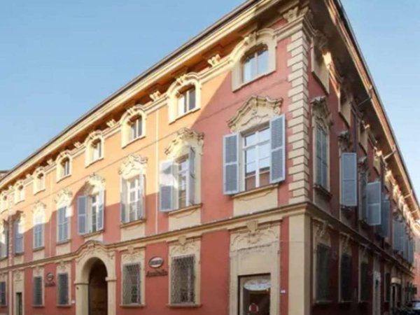 appartamento in vendita a Reggio nell'Emilia in zona Città Storica