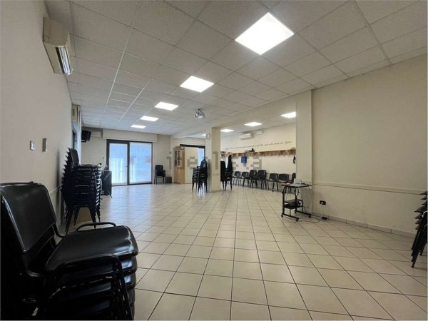ufficio in vendita a Reggio nell'Emilia in zona Santa Croce