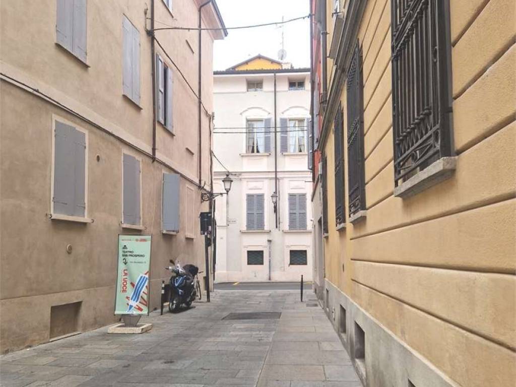 appartamento in vendita a Reggio nell'Emilia in zona Città Storica