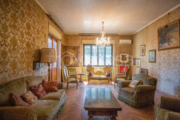 casa indipendente in vendita a Reggio nell'Emilia in zona Gattaglio