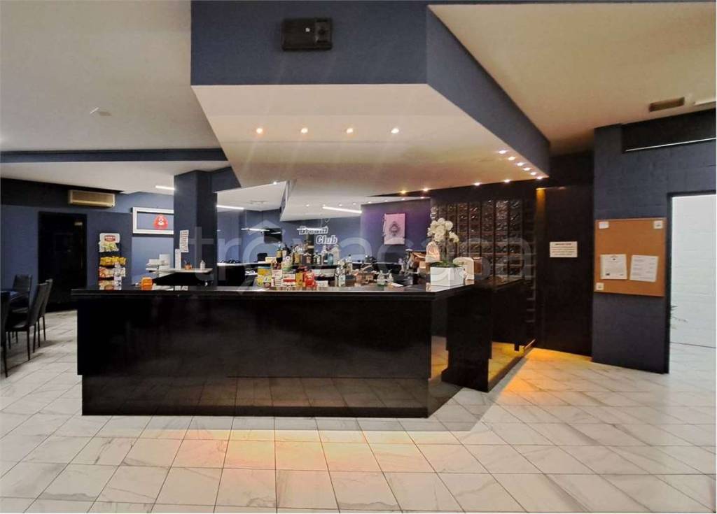 negozio in vendita a Reggio nell'Emilia in zona Carrozzone