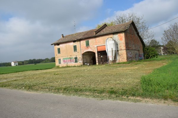 casale in vendita a Reggio nell'Emilia