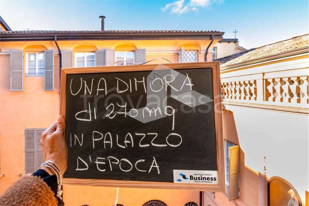 appartamento in vendita a Reggio nell'Emilia in zona Città Storica