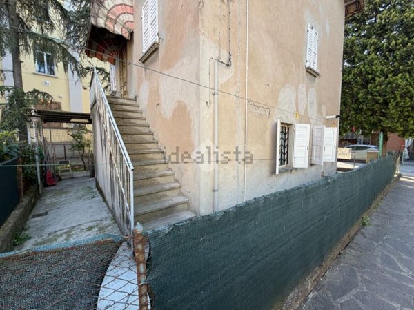 casa indipendente in vendita a Reggio nell'Emilia in zona Santa Croce