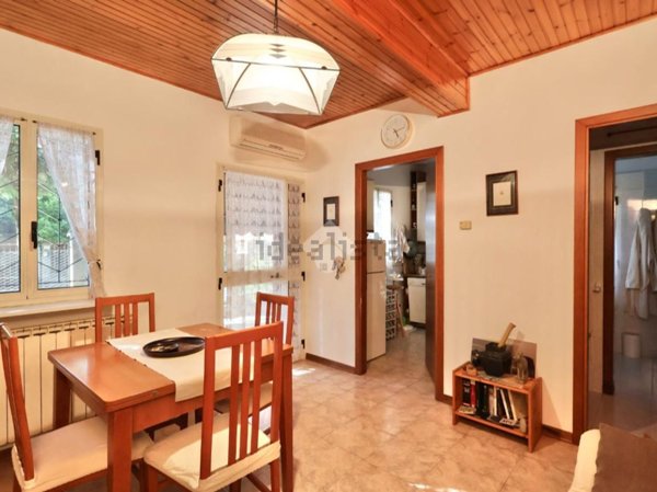 casa indipendente in vendita a Reggio nell'Emilia in zona Santa Croce