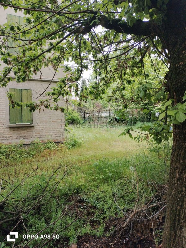 terreno edificabile in vendita a Reggio nell'Emilia