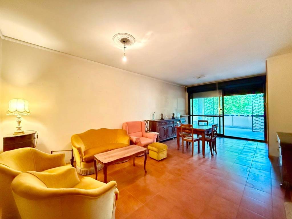 appartamento in vendita a Reggio nell'Emilia in zona Città Storica