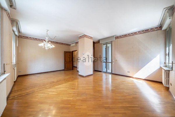 appartamento in vendita a Reggio nell'Emilia in zona Mirabello