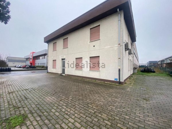 capannone in vendita a Reggio nell'Emilia in zona Mancasale