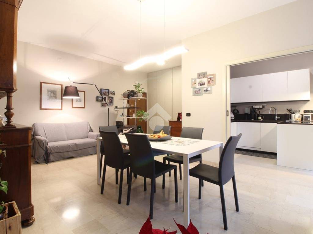 appartamento in vendita a Reggio nell'Emilia in zona Ospizio