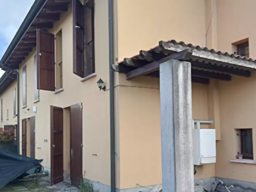 casa indipendente in vendita a Reggio nell'Emilia in zona Tribunale