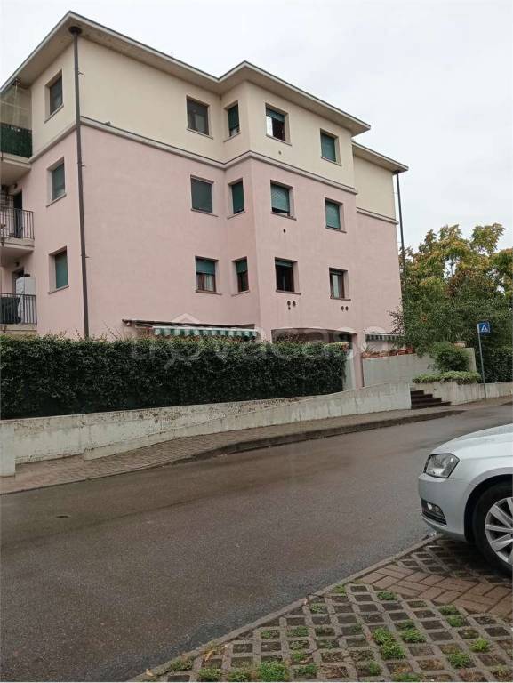 appartamento in vendita a Reggio nell'Emilia in zona Santa Croce