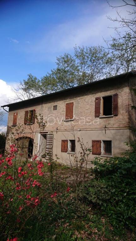 casa indipendente in vendita a Reggio nell'Emilia in zona Coviolo