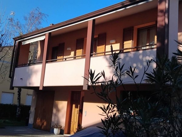 casa indipendente in vendita a Reggio nell'Emilia