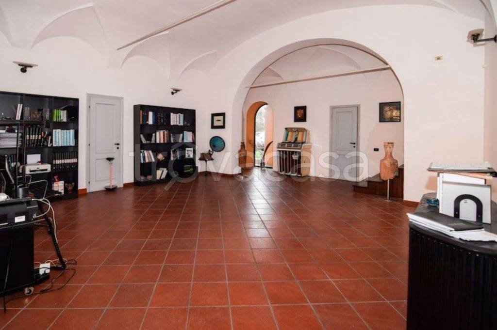 ufficio in vendita a Reggio nell'Emilia in zona Città Storica