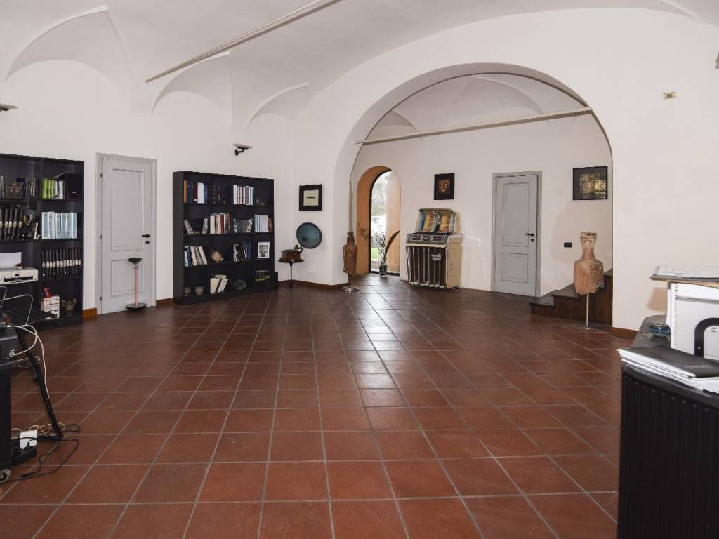 ufficio in vendita a Reggio nell'Emilia in zona Città Storica