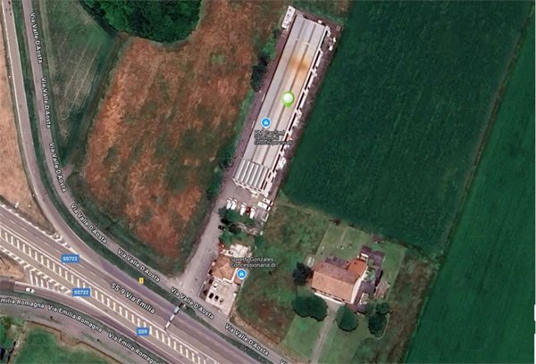 locale commerciale in vendita a Reggio nell'Emilia in zona San Maurizio