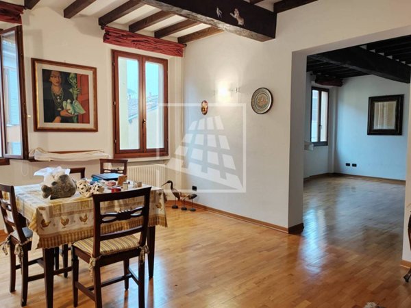 appartamento in vendita a Reggio nell'Emilia in zona Città Storica