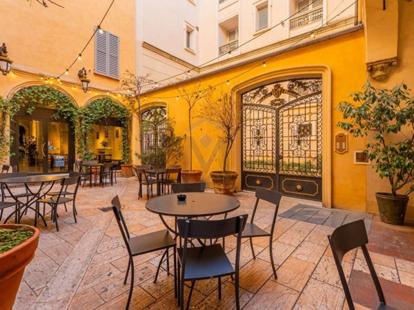 appartamento in vendita a Reggio nell'Emilia in zona Città Storica