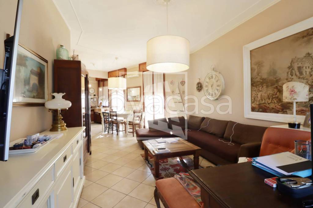 appartamento in vendita a Reggio nell'Emilia in zona Città Storica