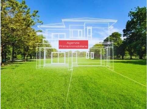 casa indipendente in vendita a Reggio nell'Emilia in zona Città Storica