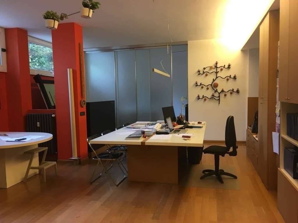 ufficio in vendita a Reggio nell'Emilia in zona Città Storica