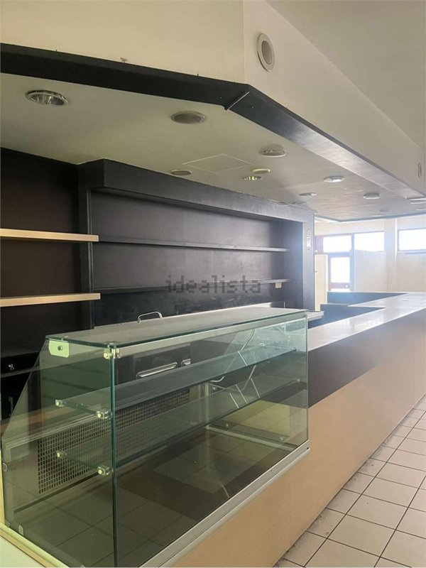 negozio in vendita a Reggio nell'Emilia in zona Pappagnocca