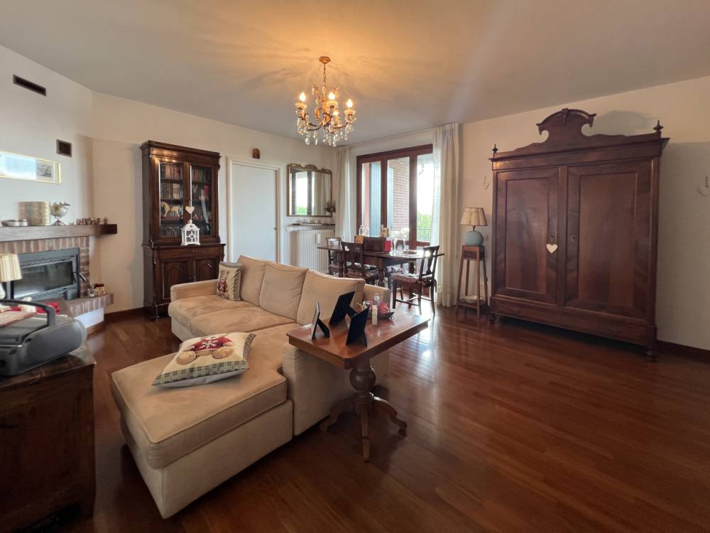 appartamento in vendita a Reggio nell'Emilia in zona Sesso