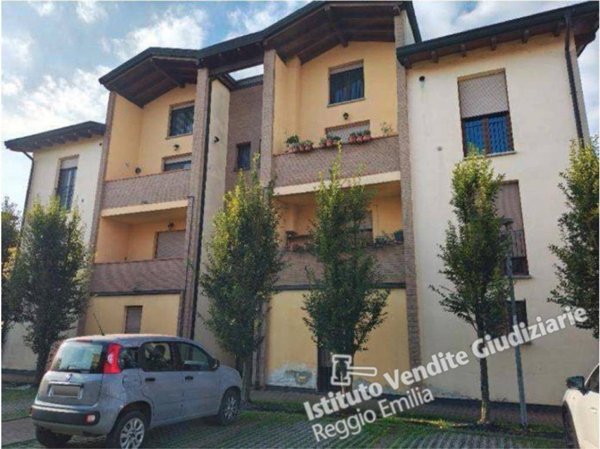 appartamento in vendita a Reggio nell'Emilia in zona Sesso