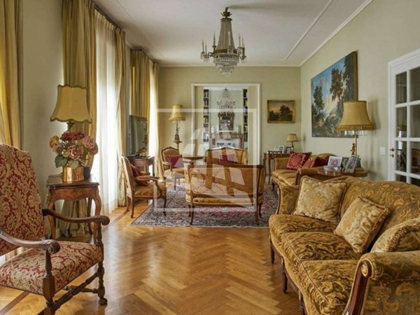 appartamento in vendita a Reggio nell'Emilia in zona Città Storica