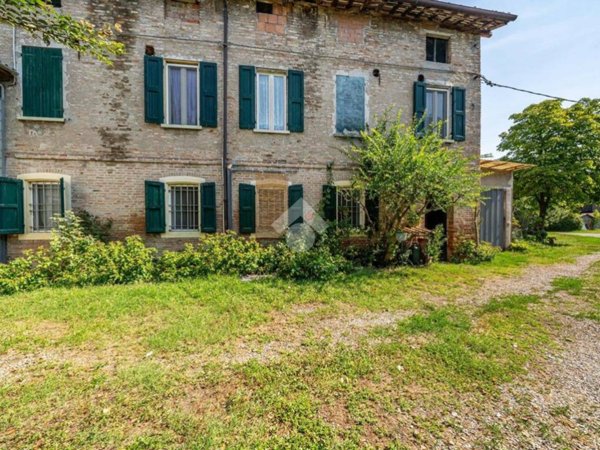 casa indipendente in vendita a Reggio nell'Emilia in zona Roncocesi