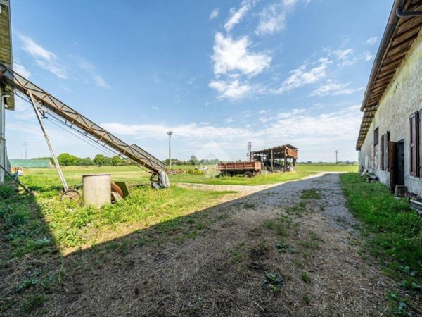 casa indipendente in vendita a Reggio nell'Emilia in zona Roncocesi